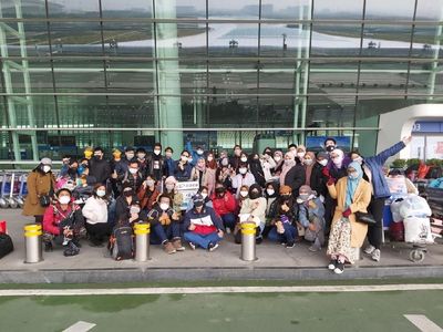 Potret Kebahagiaan WNI yang Dievakuasi dari Wuhan