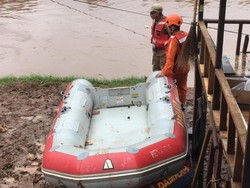 Cari Irsyad, Tim SAR Susuri Kali Pesanggrahan Sejauh 2,5 Km