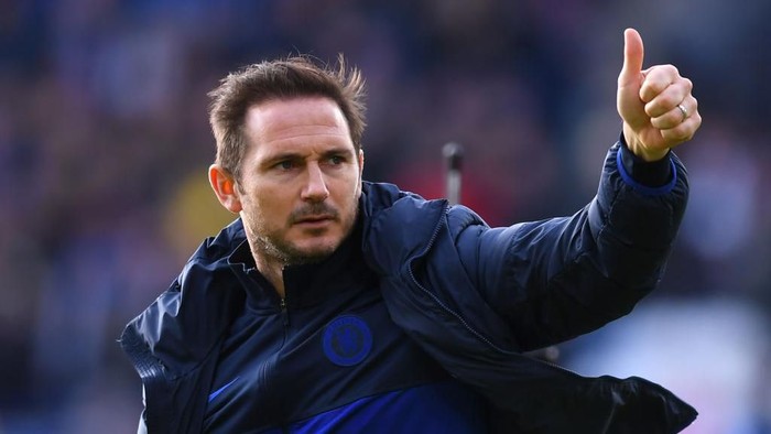 LEICESTER, ENGLAND - FEBRUARY 01: Frank Lampard, Manager of Chelsea acknowledges the fans after the Premier League match between Leicester City and Chelsea FC at The King Power Stadium on February 01, 2020 in Leicester, United Kingdom. (Photo by Laurence Griffiths/Getty Images)