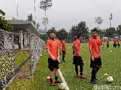 Marc Klok dan Marco Motta Sudah Berlatih Bersama Persija Jakarta