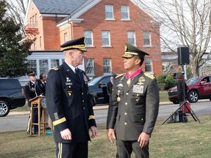 KSAD Andika Perkasa Raih Penghargaan dari Menhan Amerika KSAD Andika Perkasa Raih Penghargaan dari Menhan Amerika