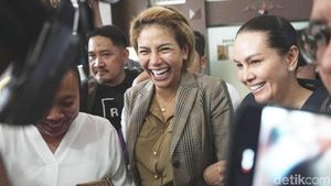 Tertawa Terus! Nikita Mirzani Tetap Ceria
