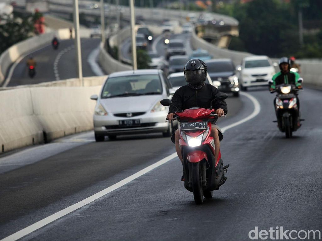 Jl Yos Sudarso Ditutup Akibat Banjir, Motor Boleh Masuk Tol Jl Yos Sudarso Ditutup Akibat Banjir, Motor Boleh Masuk Tol