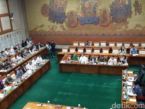Wamen BUMN hingga Dirut PLN Rapat di DPR, Bahas Apa?