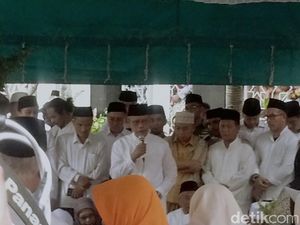 Kenangan Terakhir Ketum PP Muhammadiyah dengan Gus Sholah Kenangan Terakhir Ketum PP Muhammadiyah dengan Gus Sholah