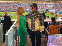 Bukan Protes, Alasan Jay-Z dan Beyonce Duduk Saat Lagu Nasional Ternyata Sepele