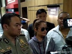 Sempat Ditawari Gabung MeMiles, Apa Jawaban Siti Badriah?