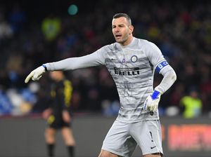 Jari Kelingking Handanovic Retak