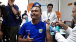 Ekspresi Penggawa Persib Bandung saat Divaksinasi