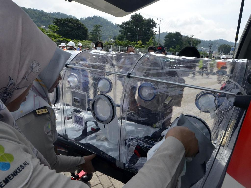 Penampakan Kapsul Isolasi yang Dipakai untuk Evakuasi Pasien Virus Corona
