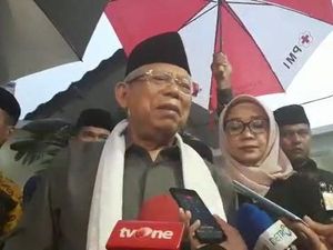 Melayat Gus Sholah, Wapres Maruf Jadi Imam Salat Jenazah Melayat Gus Sholah, Wapres Maruf Jadi Imam Salat Jenazah