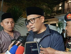 Sebelum Wafat, Gus Sholah Cerita Bertemu Gus Dur dan Ibunda