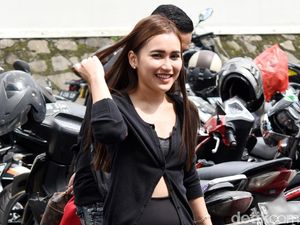 Haters Minggir! Ayu Ting Ting Makin Seksi sampai Pamer Perut Haters Minggir! Ayu Ting Ting Makin Seksi sampai Pamer Perut