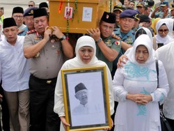 Kapolda Jatim Serukan Seluruh Jajaran Salat Gaib untuk Gus Sholah