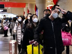 Ampun Corona! Nyaris 4.000 Saham Kebakaran di Bursa China