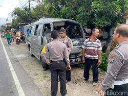 Minibus Angkut Pelajar Tabrakan dengan Pikap, Satu Siswa Tewas