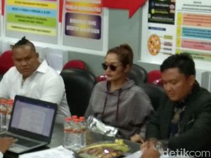 Diperiksa 28 Pertanyaan, Siti Badriah Tegaskan Tak Gabung MeMiles Diperiksa 28 Pertanyaan, Siti Badriah Tegaskan Tak Gabung MeMiles