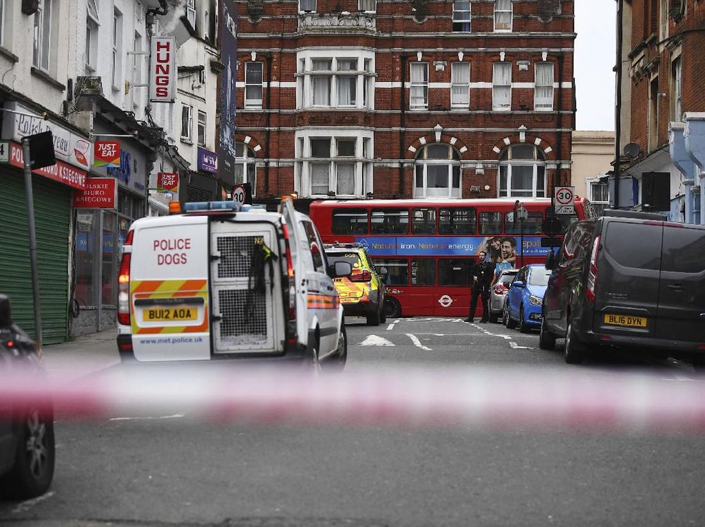 Pria Muda Pelaku Penikaman Terkait Terorisme Ditembak Mati di London