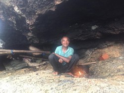 Kakek La Udu yang Tinggal 10 Tahun di Gua Dievakuasi ke Permukiman