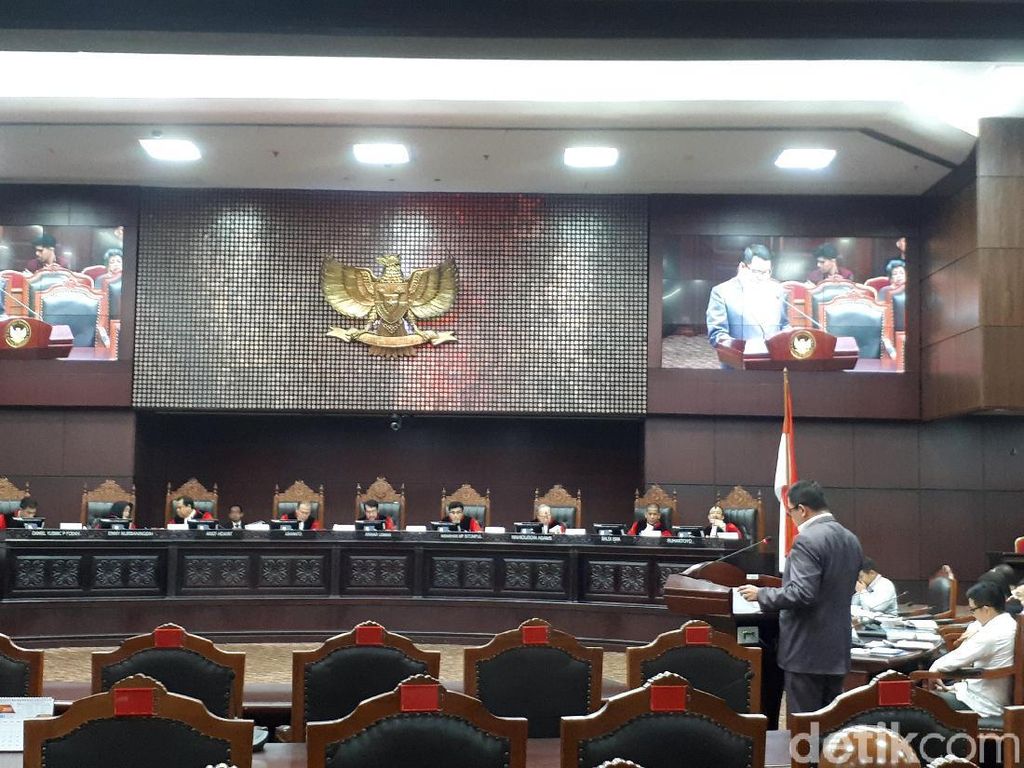 Sidang MK, Pemerintah Sebut Izin Penyadapan KPK Untuk Kepastian Hukum Sidang MK, Pemerintah Sebut Izin Penyadapan KPK Untuk Kepastian Hukum