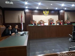 Sidang Kasus Pajak Dealer Jaguar, Pengusaha Darwin Didakwa Beri Suap Rp 1,8 M
