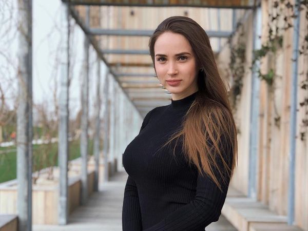 Pesona Selebgram yang Dijuluki Punya Bokong Terindah di Rusia