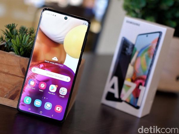 Galaxy A71 Tampil Menawan Harga Rp 6 Jutaan