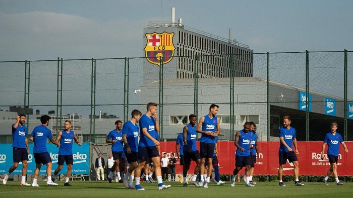 BARCELONA, SPAIN - JULY 15: FC Barcelona players attend to their first training session at Ciutat Esportiva of Sant Joan Despi on July 15, 2019 in Barcelona, Spain. (Photo by David Ramos/Getty Images)