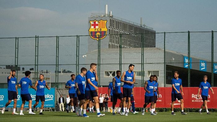 Barcelona BARCELONA, SPAIN - JULY 15: FC Barcelona players attend to their first training session at Ciutat Esportiva of Sant Joan Despi on July 15, 2019 in Barcelona, Spain. (Photo by David Ramos/Getty Images)
