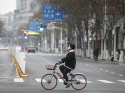 Perangi Virus Corona, Pabrik Mobil Wuling Produksi Masker