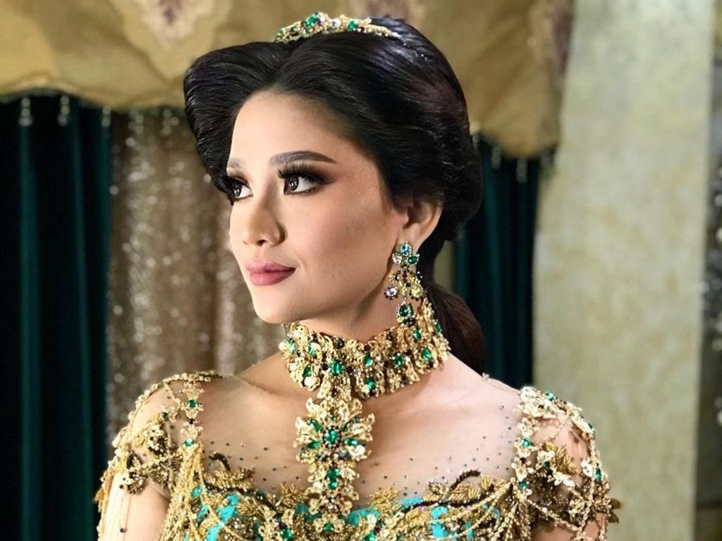 Mewahnya Pernikahan Anak Calon Bupati Jember, Pengantin Jadi Putri Jasmine Mewahnya Pernikahan Anak Calon Bupati Jember, Pengantin Jadi Putri Jasmine