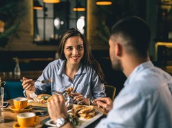 Apa Benar Tidak Makan Malam Bisa Turunkan Berat Badan? Ini Penjelasannya