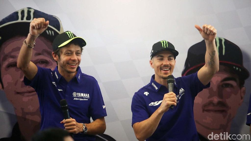 Momen Rossi dan Vinales Sapa Fans Indonesia Momen Rossi dan Vinales Sapa Fans Indonesia