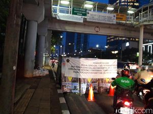Ada Galian Proyek di Jl Gatot Subroto, Warga: Macet, Nggak Ada yang Kerjain Ada Galian Proyek di Jl Gatot Subroto, Warga: Macet, Nggak Ada yang Kerjain