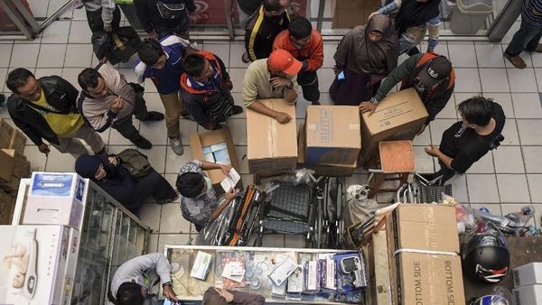 Penjualan Masker di Jakarta juga Ikut Meningkat
