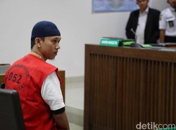 Video: Sidang Ditunda, Hermawan Pengancam Penggal Jokowi Harap Bebas