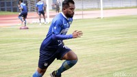 Bobotoh pun berharap dengan kehadiran Zulham Persib Bandung dapat meraih juara di Liga 1 2020.
