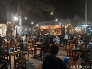 Natuna Kondusif, Warga Santai Ngopi