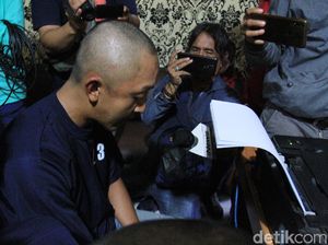 Pegawai Kedai Ramen yang Bunuh Edward Silaban Dijerat Pembunuhan Berencana Pegawai Kedai Ramen yang Bunuh Edward Silaban Dijerat Pembunuhan Berencana