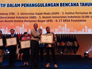 detikcom dan CT Arsa Foundation Terima Penghargaan dari BNPB