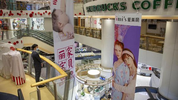 Potret Lengangnya Pusat Perbelanjaan di China Akibat Virus Corona