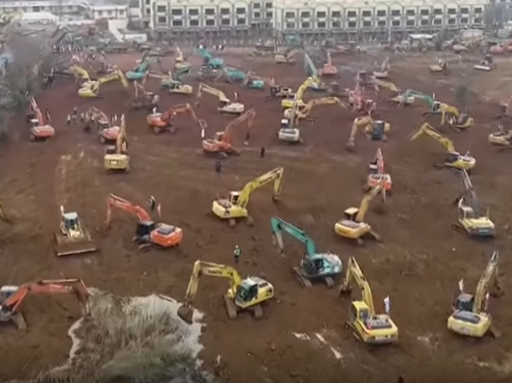 Pemandangan Ratusan Truk, Traktor, dan Ekskavator Kebut Pembangunan RS Corona di Wuhan Pemandangan Ratusan Truk, Traktor, dan Ekskavator Kebut Pembangunan RS Corona di Wuhan