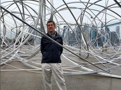 Pematung New York Bikin Karya Instalasi dari Proyek Seni Global BTS