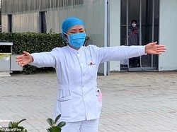 Video Viral Perawat Tak Bisa Peluk Anaknya karena Virus Corona Bikin Nangis