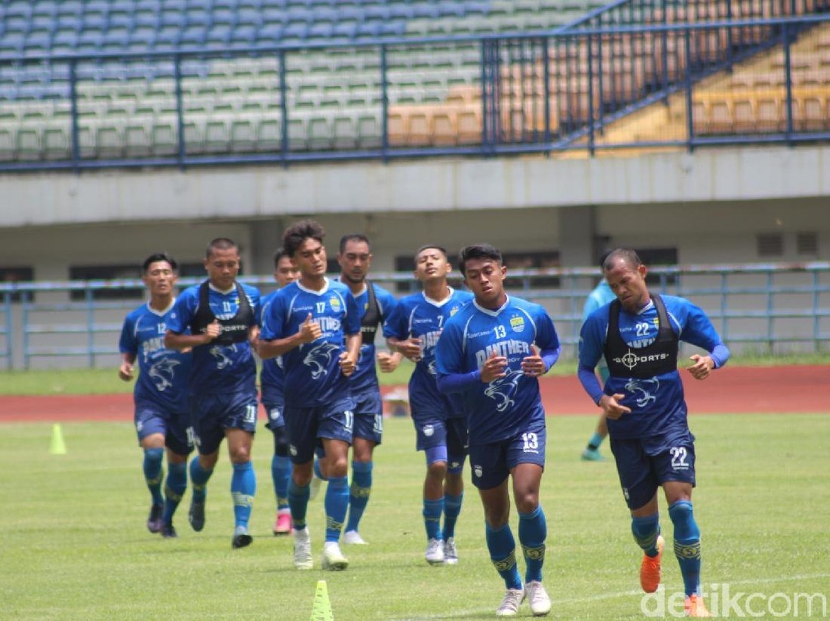 Persib Bandung melawan Barito Putera di laga uji coba. (Foto: Yudha Maulana/detikcom)