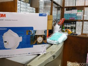 Stok Mulai Langka, Masker Bisa Habis Terjual Dalam Sehari