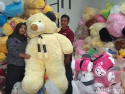 Pasutri Korban PHK Raup Cuan dari Bisnis Boneka