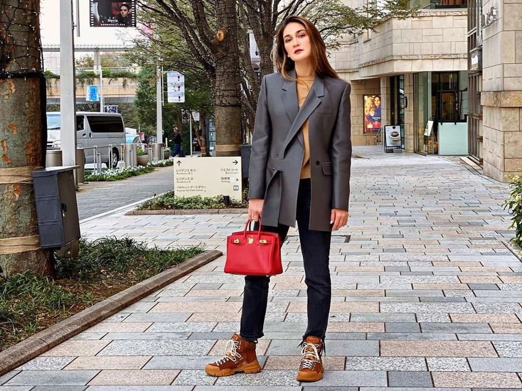 7 Street Style Luna Maya yang Bisa Jadi Inspirasi #OOTD Kamu 7 Street Style Luna Maya yang Bisa Jadi Inspirasi #OOTD Kamu