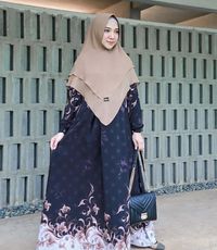 5 Model Hijab Terbaru Yang Menarik Bunda Coba Pashmina Kembali Ngetren