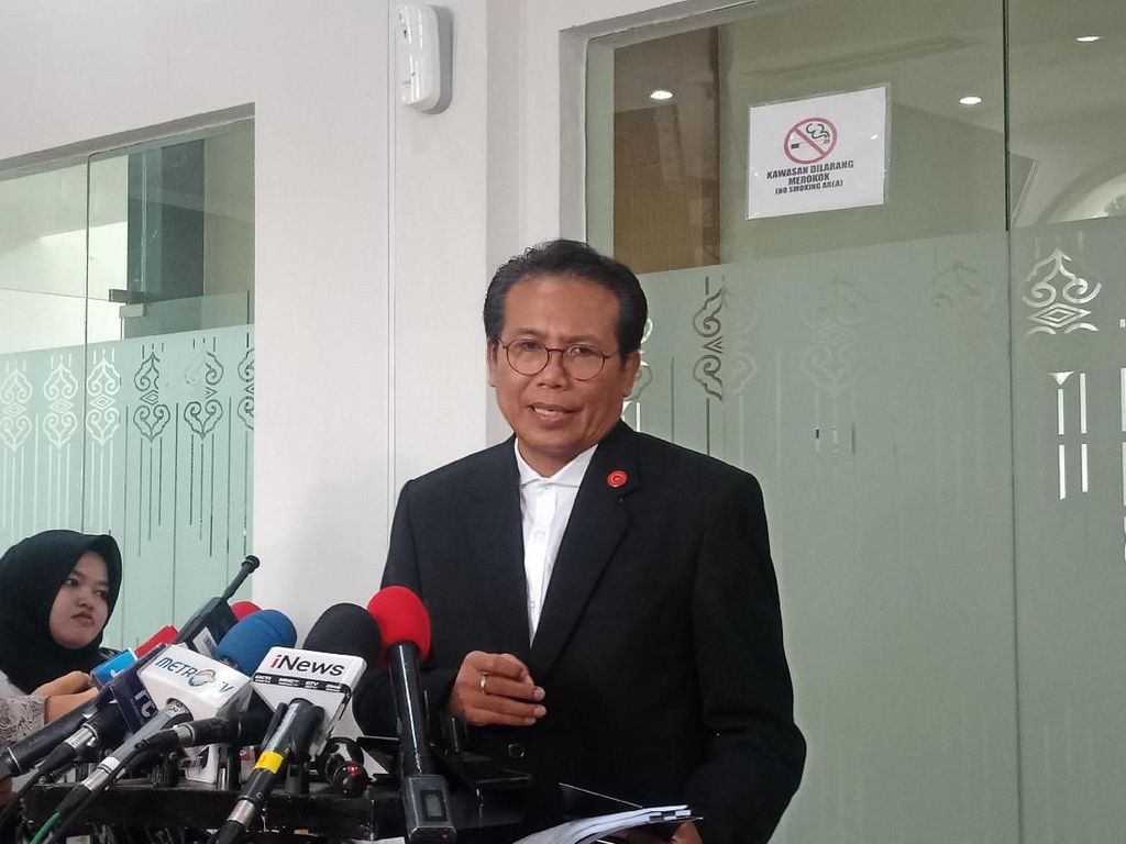Istana: Menkes Sudah Ngantor di Natuna, ke Jakarta untuk Lapor Jokowi Istana: Menkes Sudah Ngantor di Natuna, ke Jakarta untuk Lapor Jokowi